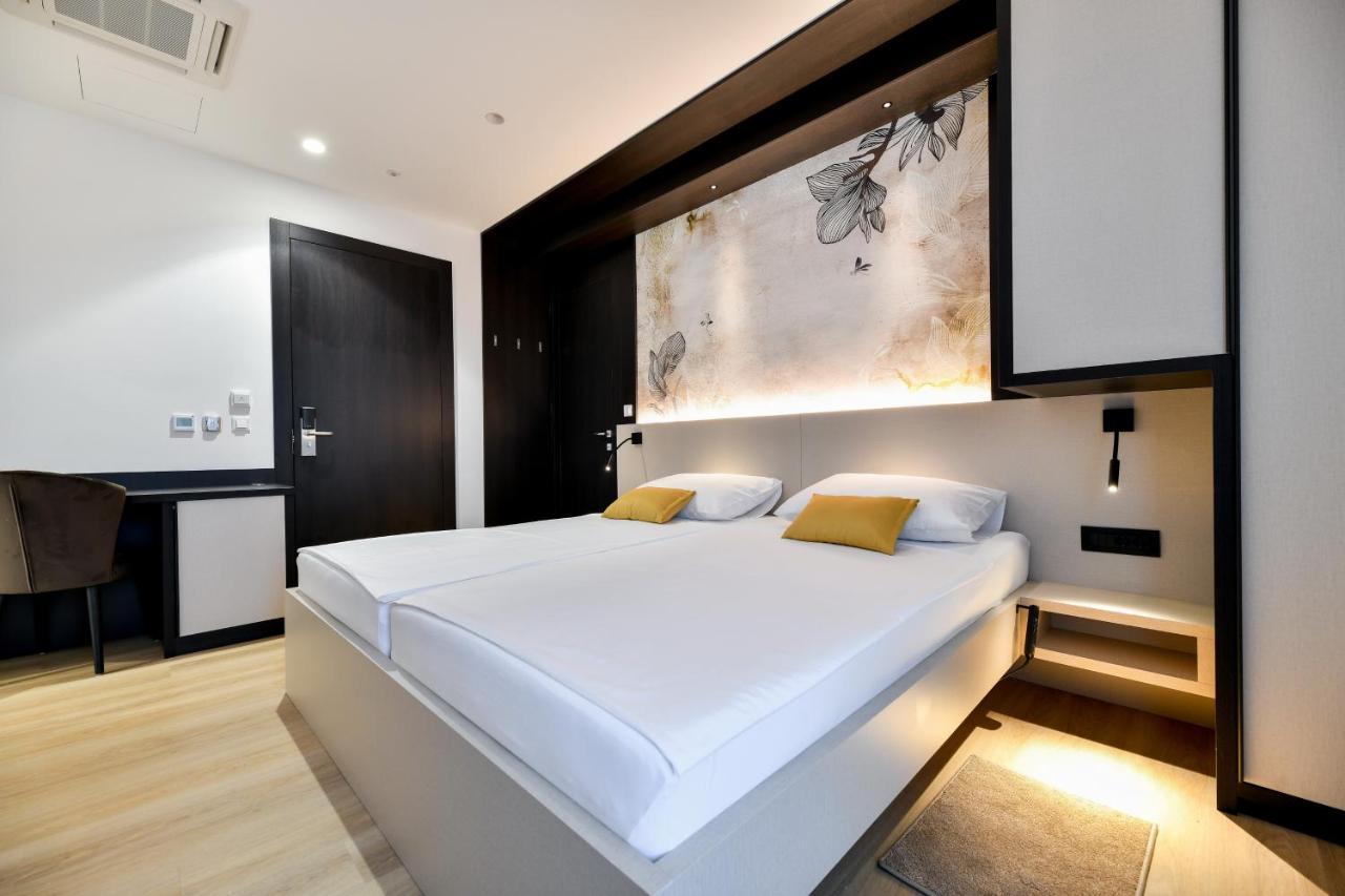Crowonder Apartments & Rooms Oaza With Heated Swimming Pool And Sauna Turanj Dış mekan fotoğraf