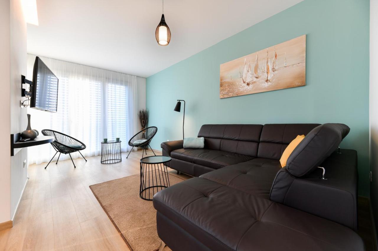 Crowonder Apartments & Rooms Oaza With Heated Swimming Pool And Sauna Turanj Dış mekan fotoğraf