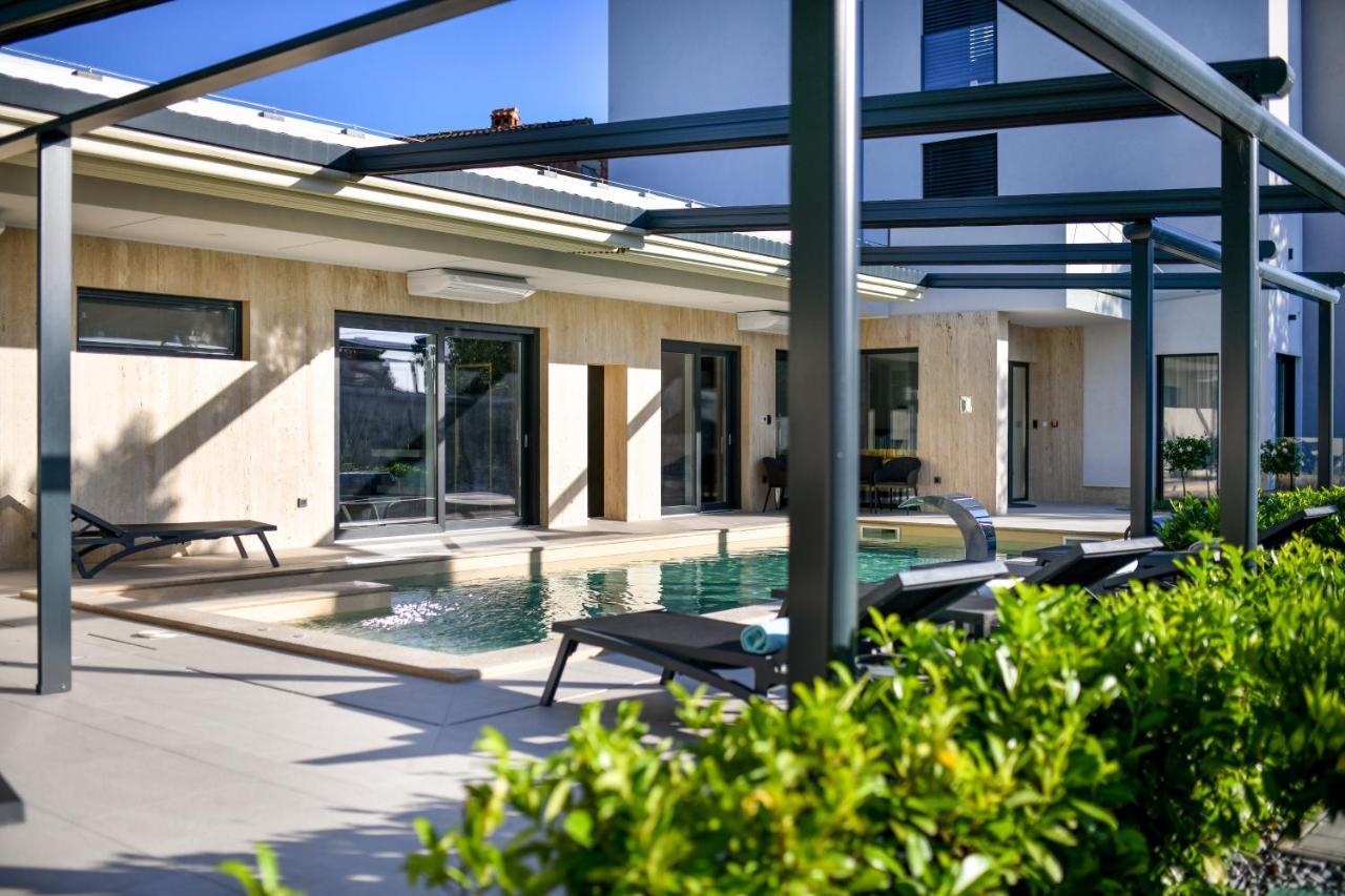 Crowonder Apartments & Rooms Oaza With Heated Swimming Pool And Sauna Turanj Dış mekan fotoğraf