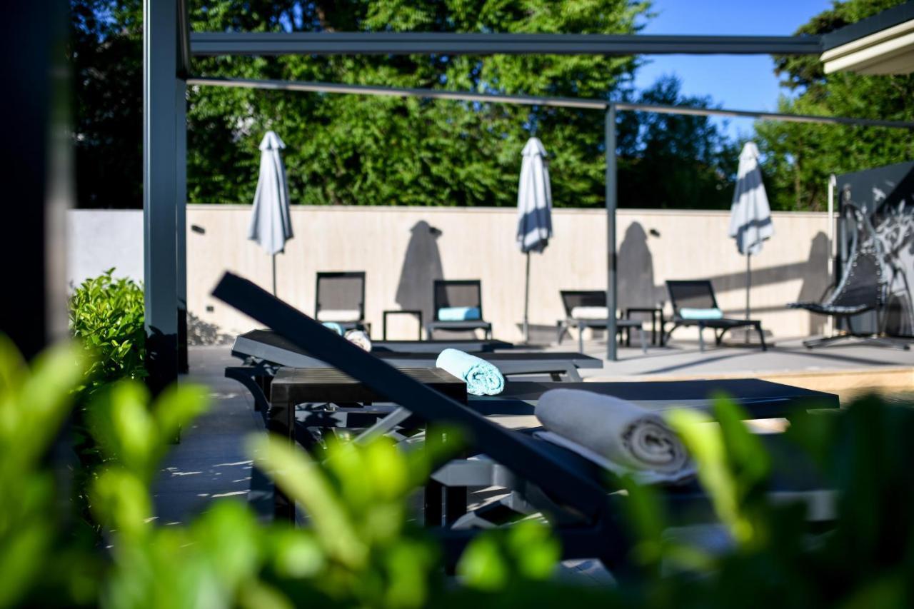 Crowonder Apartments & Rooms Oaza With Heated Swimming Pool And Sauna Turanj Dış mekan fotoğraf