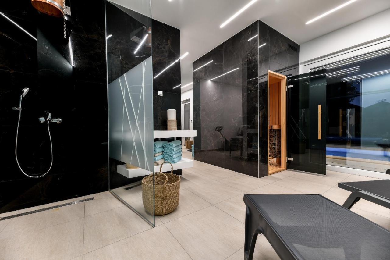 Crowonder Apartments & Rooms Oaza With Heated Swimming Pool And Sauna Turanj Dış mekan fotoğraf