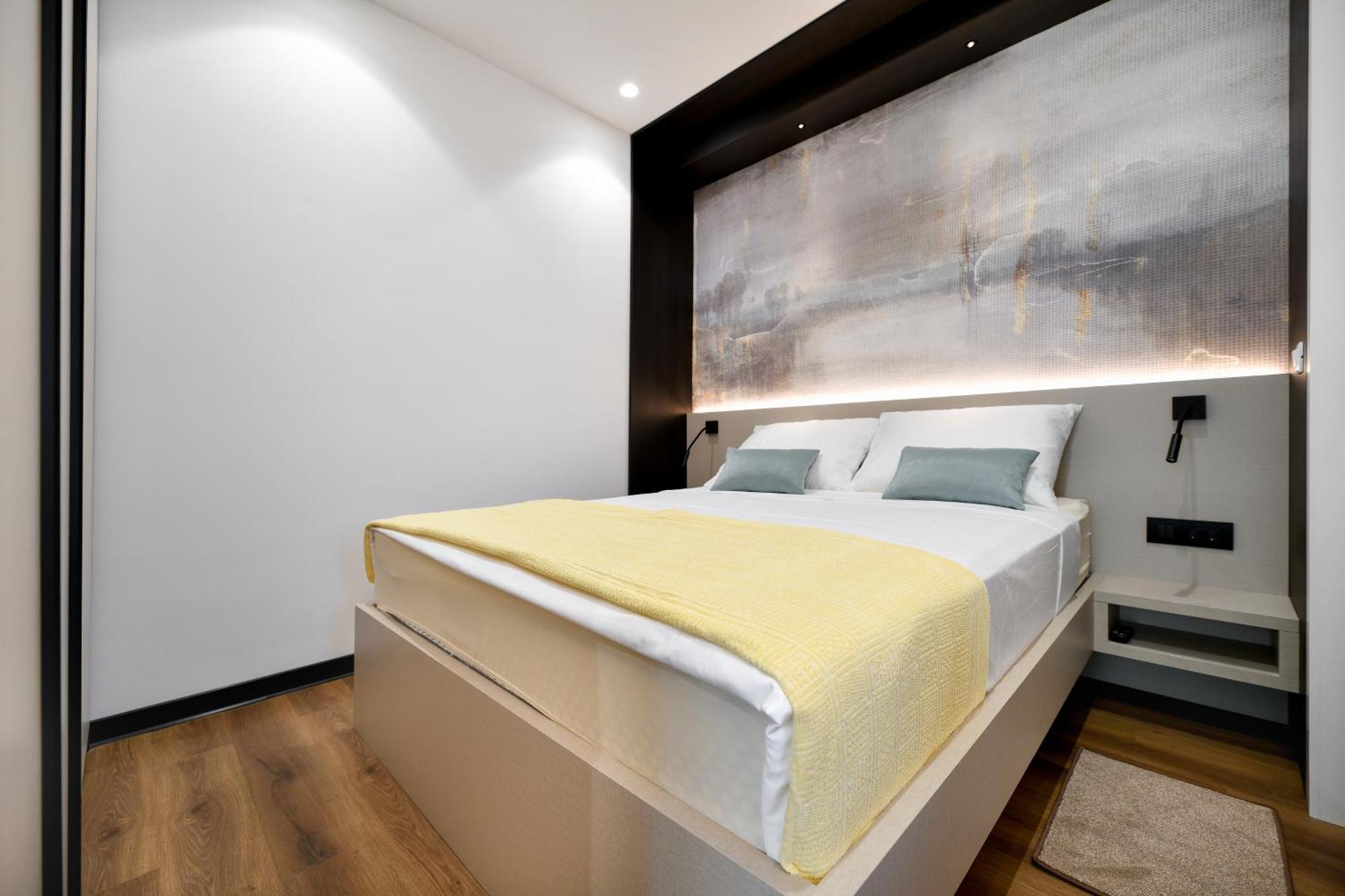 Crowonder Apartments & Rooms Oaza With Heated Swimming Pool And Sauna Turanj Dış mekan fotoğraf