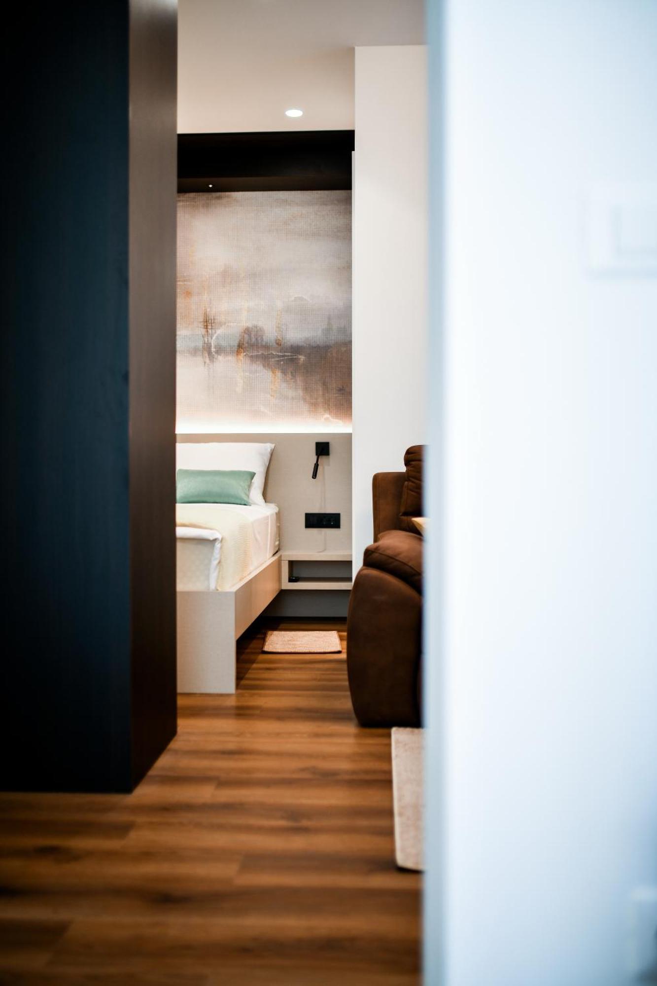 Crowonder Apartments & Rooms Oaza With Heated Swimming Pool And Sauna Turanj Dış mekan fotoğraf