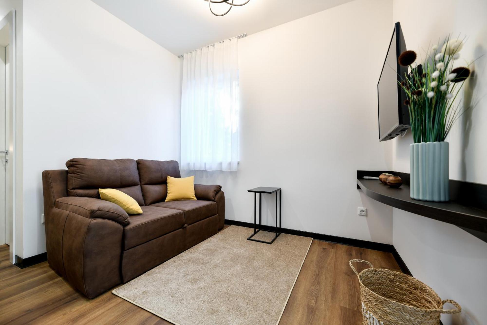 Crowonder Apartments & Rooms Oaza With Heated Swimming Pool And Sauna Turanj Dış mekan fotoğraf