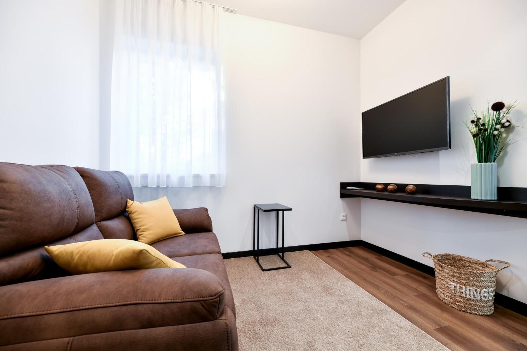 Crowonder Apartments & Rooms Oaza With Heated Swimming Pool And Sauna Turanj Dış mekan fotoğraf