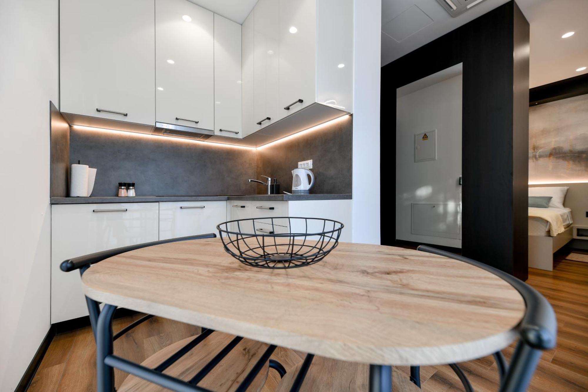 Crowonder Apartments & Rooms Oaza With Heated Swimming Pool And Sauna Turanj Dış mekan fotoğraf
