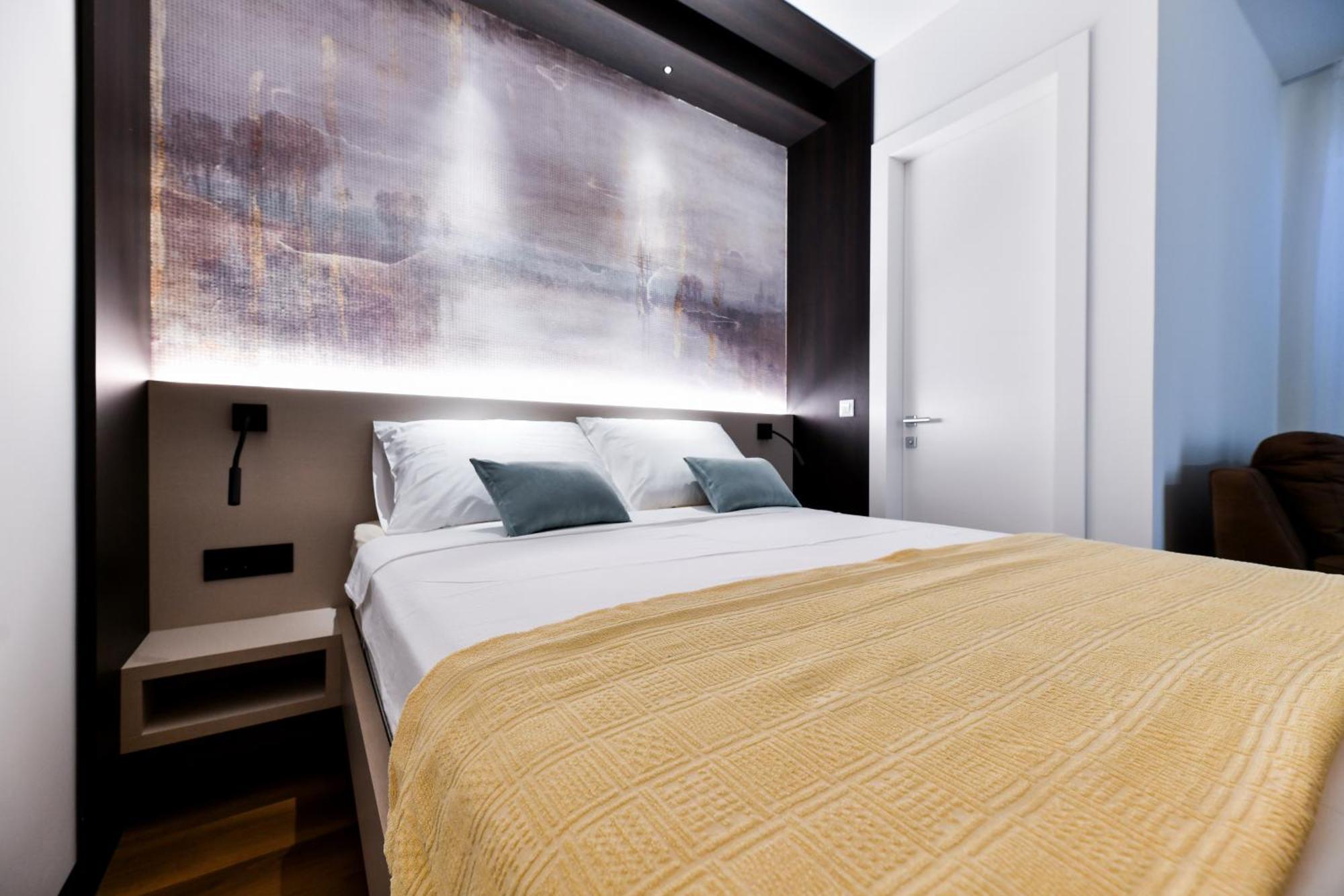 Crowonder Apartments & Rooms Oaza With Heated Swimming Pool And Sauna Turanj Dış mekan fotoğraf
