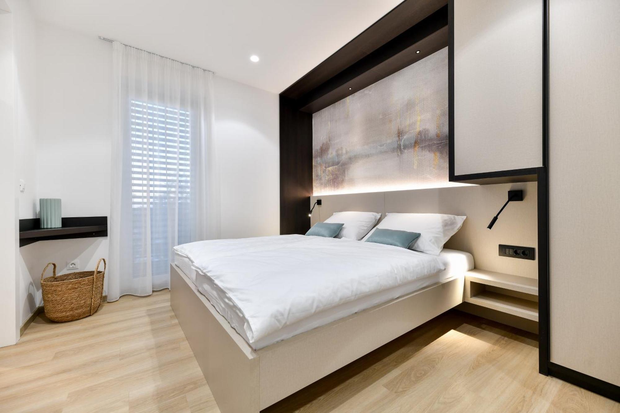 Crowonder Apartments & Rooms Oaza With Heated Swimming Pool And Sauna Turanj Dış mekan fotoğraf